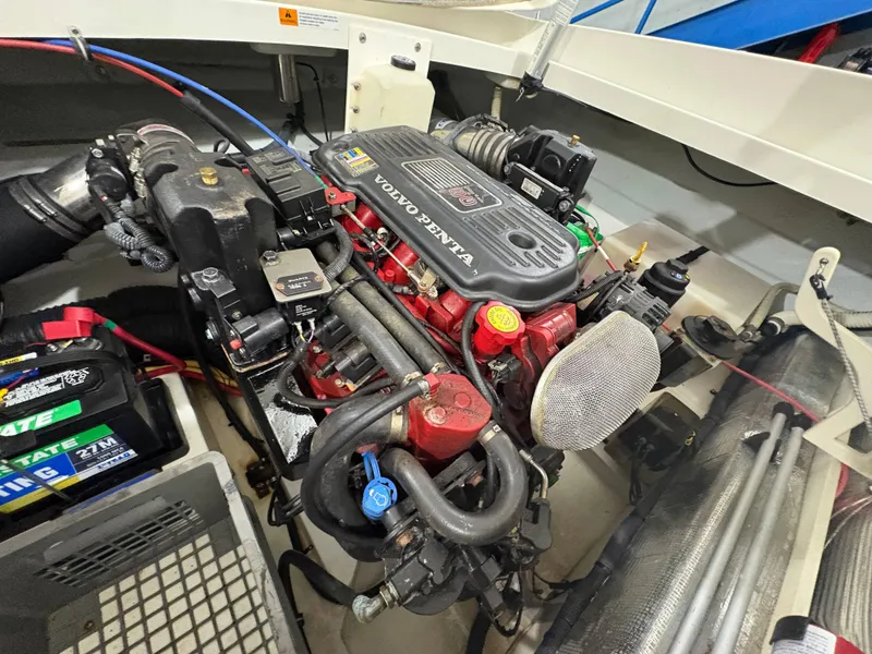 Slide: The Image of Volvo Penta engine in 2009 Chris-Craft Launch 25 Heritage Edition boat. - 21