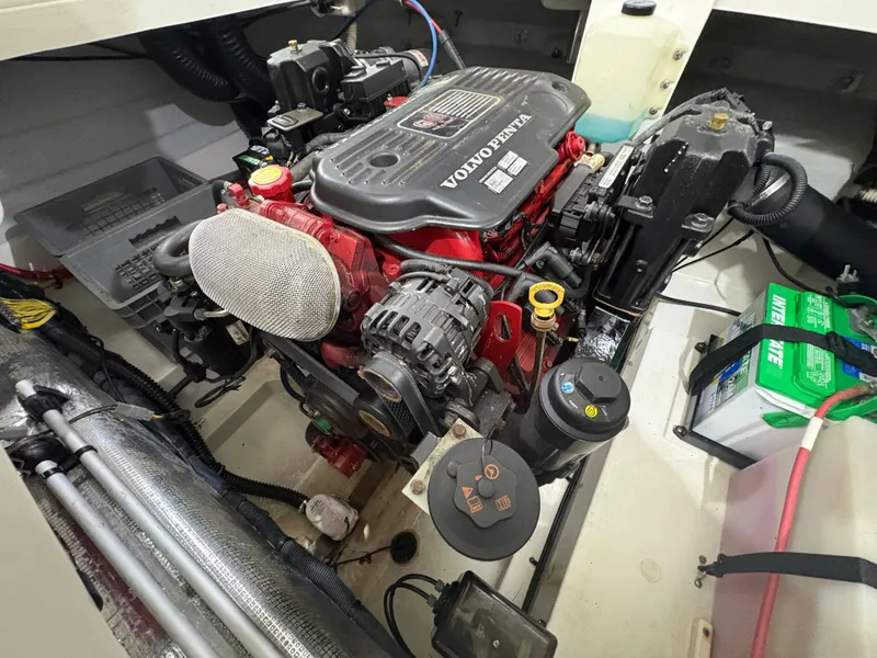 Slide: The Image of Volvo Penta engine in 2009 Chris-Craft Launch 25 Heritage Edition boat. - 23