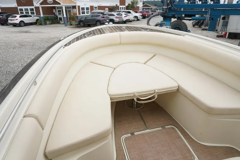 Slide: The Image of 2018 Chris-Craft Catalina 26 boat with spacious bow seating area. - 10