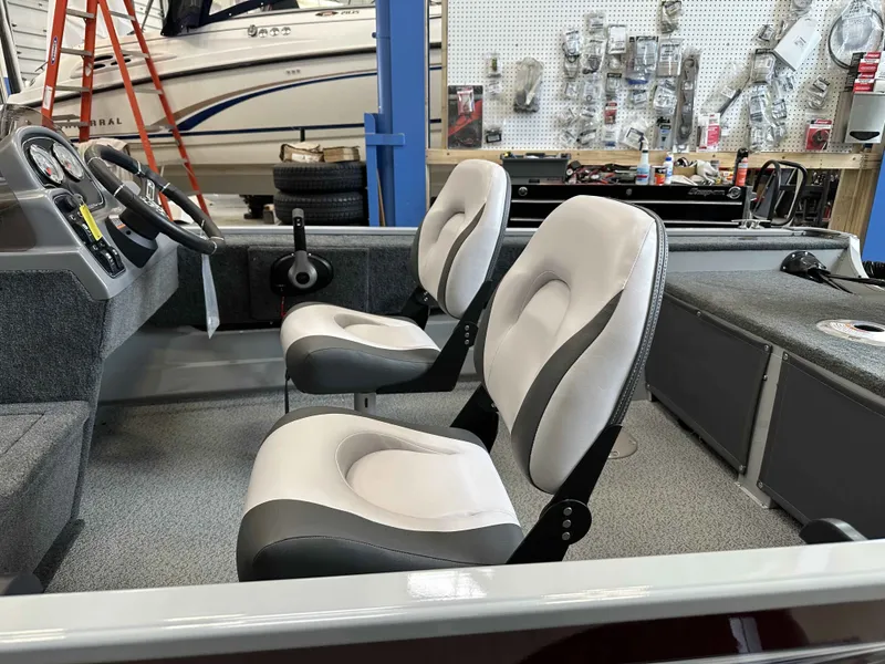 Slide: The Image of Smoker Craft 151 Resorter 2025 - 10