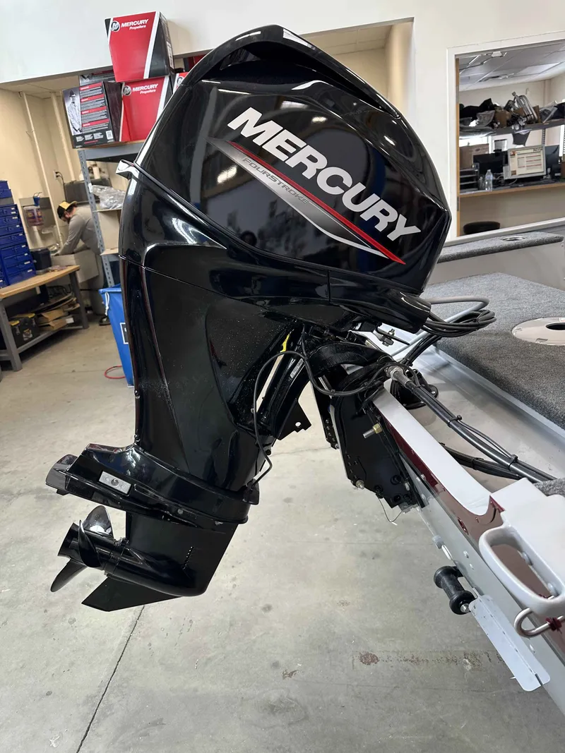 Slide: The Image of Smoker Craft 151 Resorter 2025 - 7