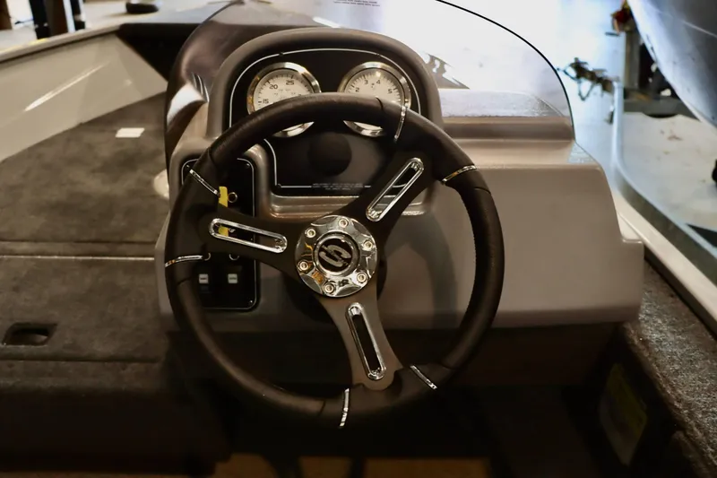 Slide: The Image of Smoker Craft 151 Resorter 2025 - 11