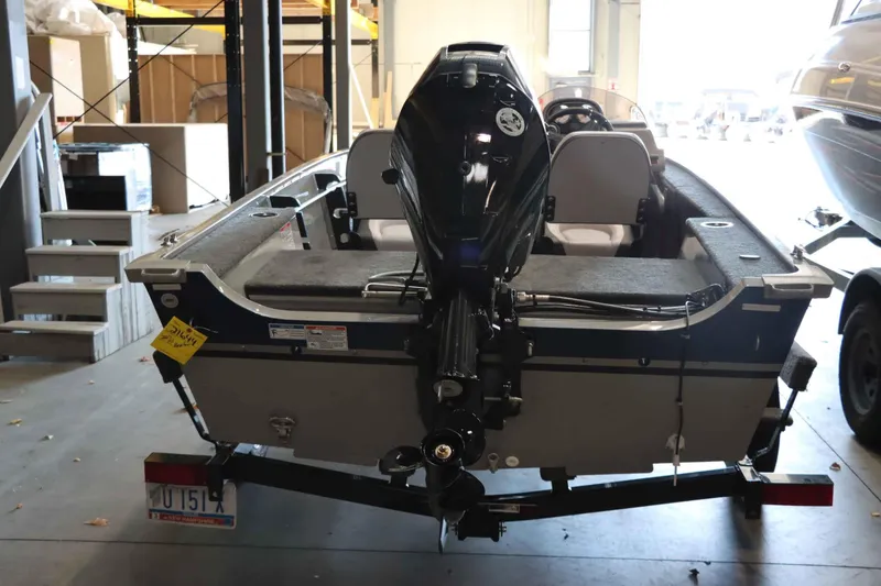 Slide: The Image of Smoker Craft 151 Resorter 2025 - 7