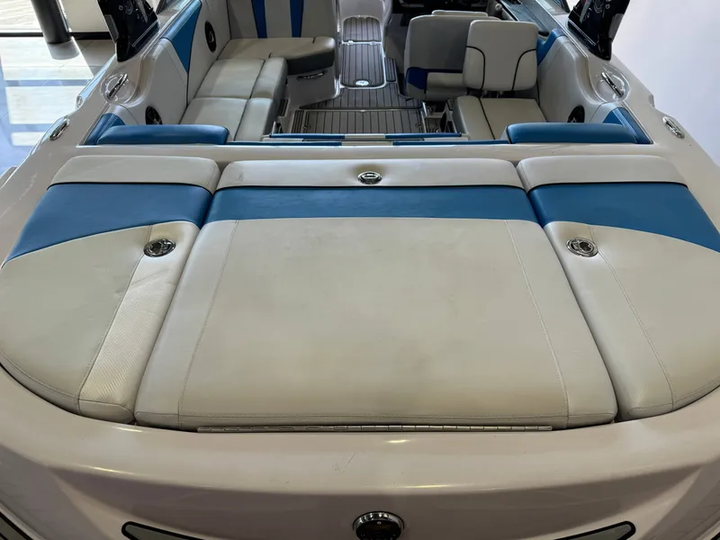 Slide: The Image of Nautique Super Air Nautique 210 2011 - 10