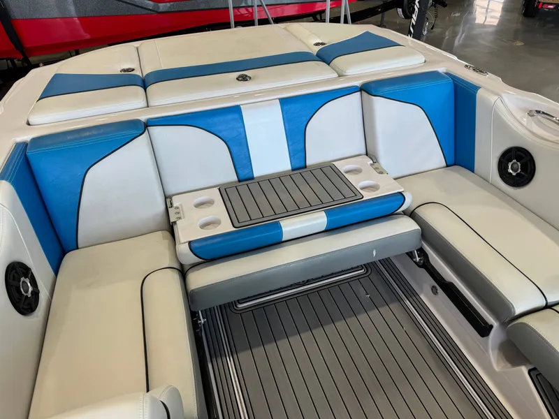 Slide: The Image of Nautique Super Air Nautique 210 2011 - 16