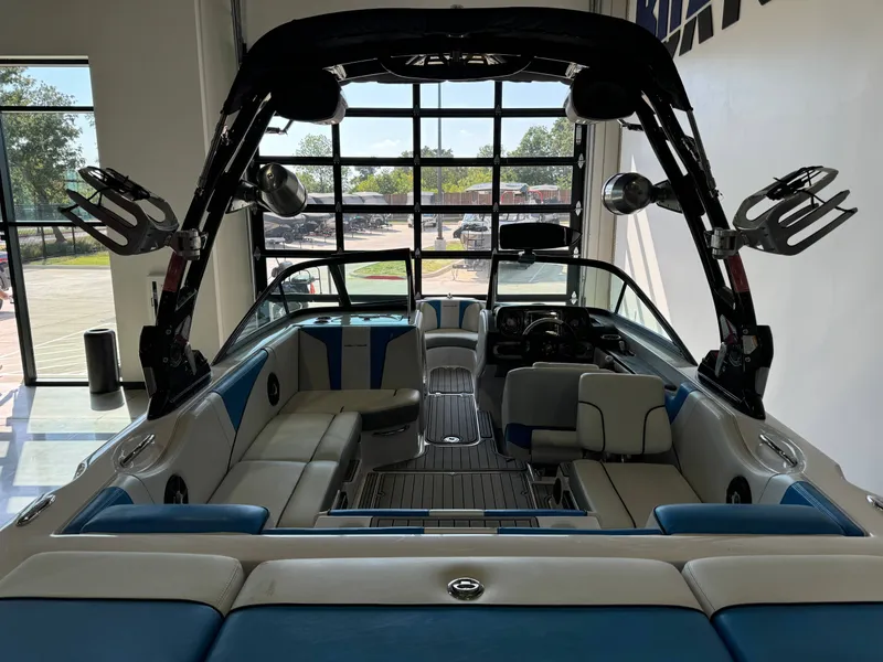 Slide: The Image of Nautique Super Air Nautique 210 2011 - 9