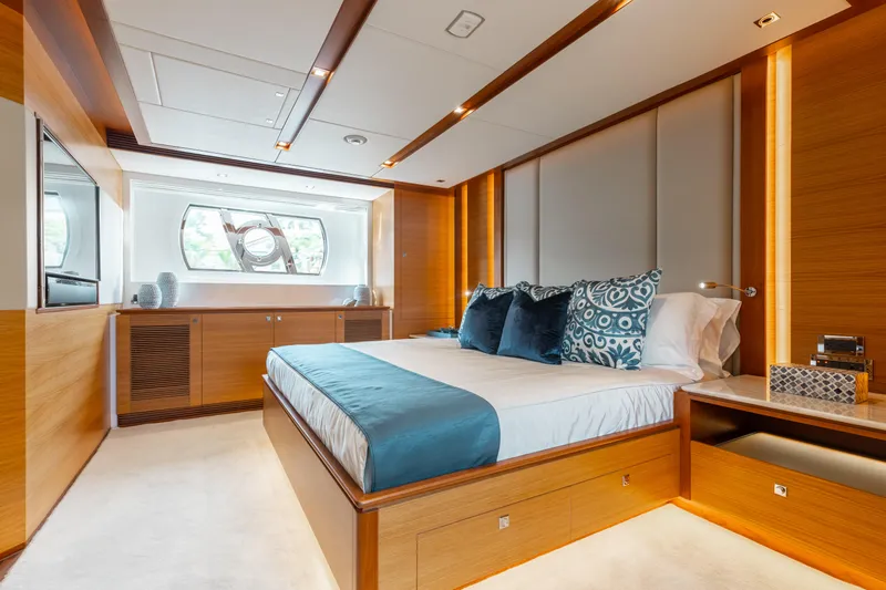 Slide: The Image of Q Master Stateroom - 19