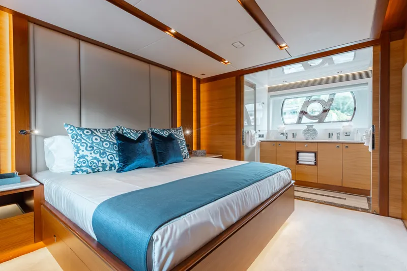 Slide: The Image of Q Master Stateroom - 20