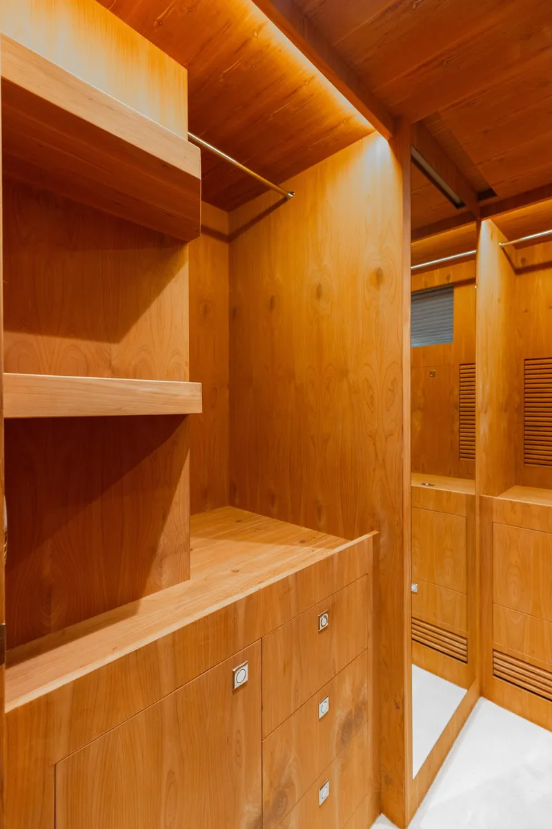 Slide: The Image of Q Master Walk In Closet - 24