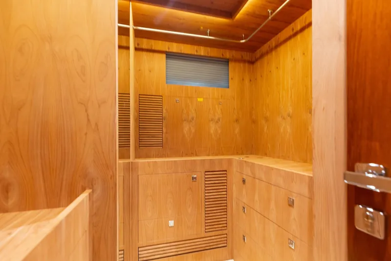 Slide: The Image of Q Master Walk In Closet - 25