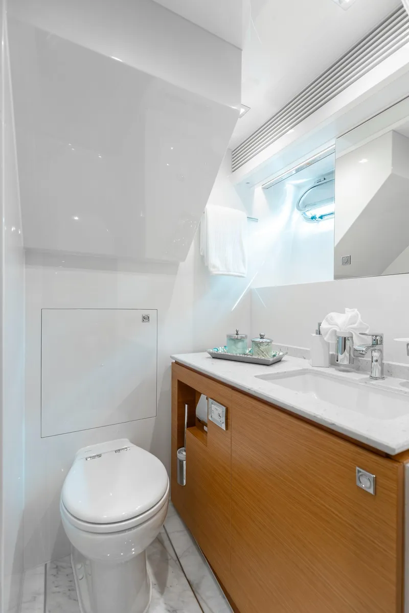 Slide: The Image of Q Stbd Twin Head - 31