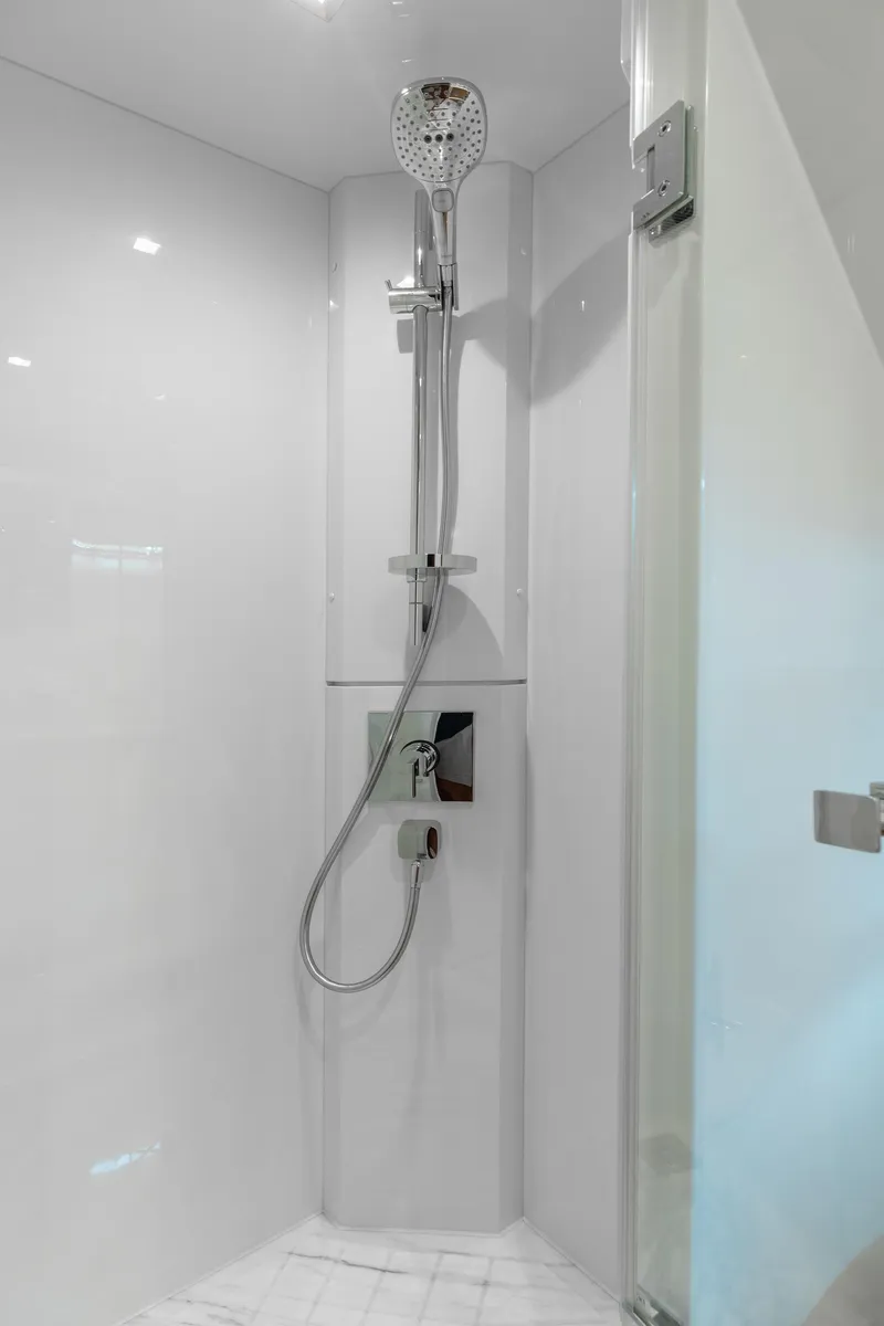 Slide: The Image of Q Stbd Twin Head - 32