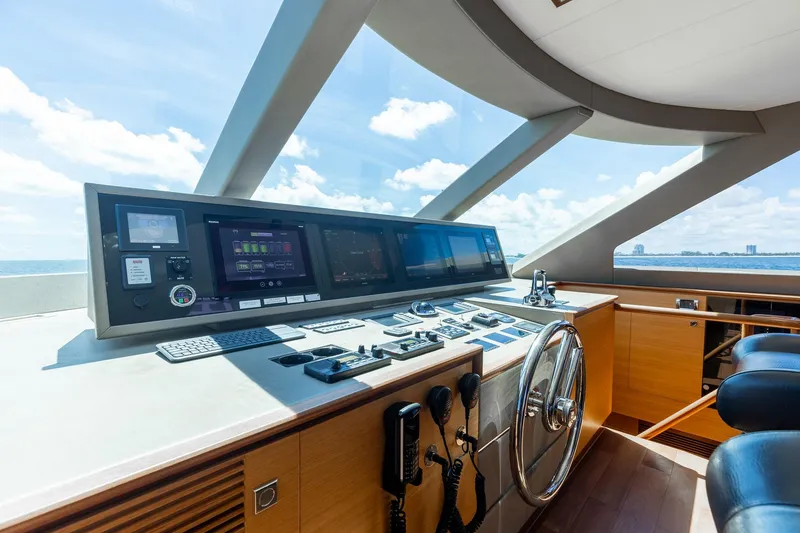 Slide: The Image of Q Helm - 39