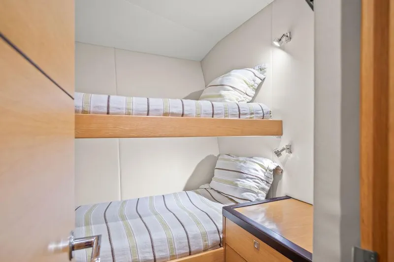 Slide: The Image of Hatteras 63 GT 2014 - 60