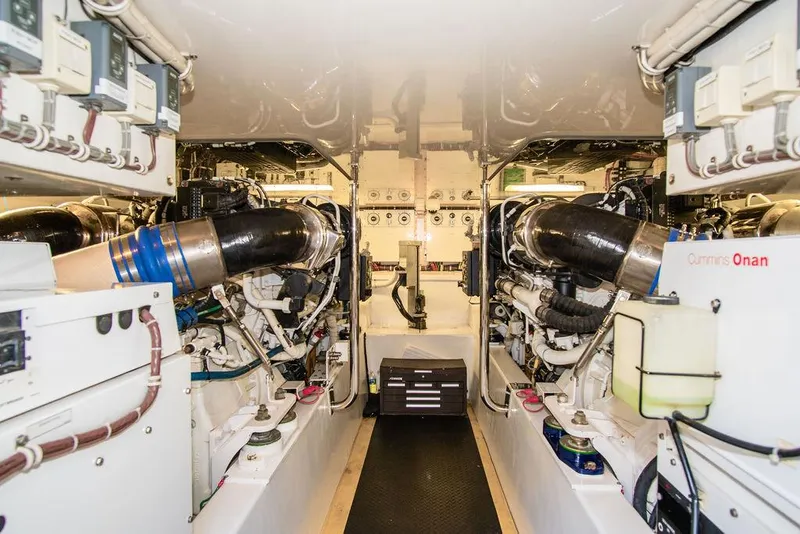 Slide: The Image of Hatteras 63 GT 2014 - 73