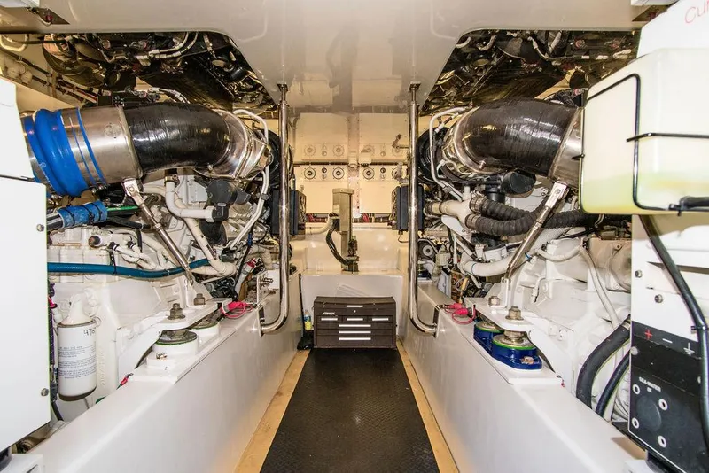 Slide: The Image of Hatteras 63 GT 2014 - 77