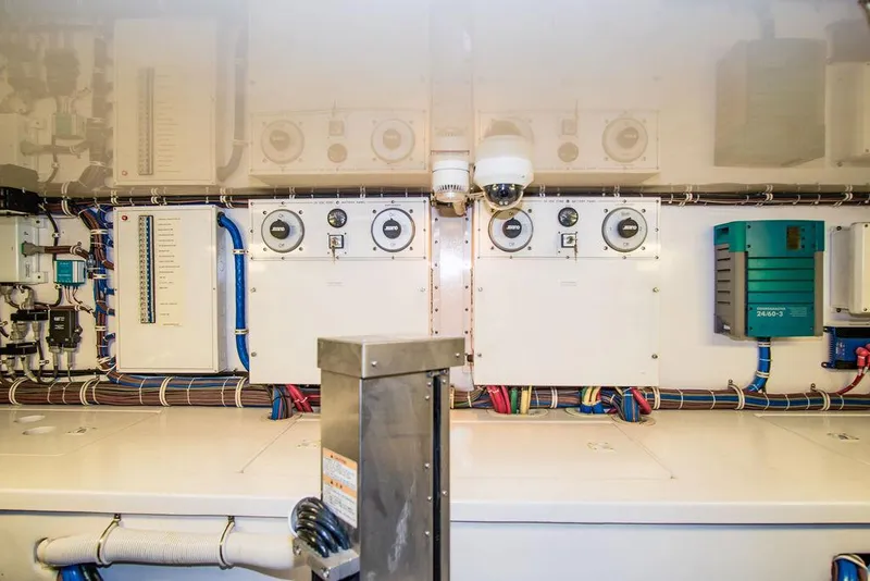 Slide: The Image of Hatteras 63 GT 2014 - 79