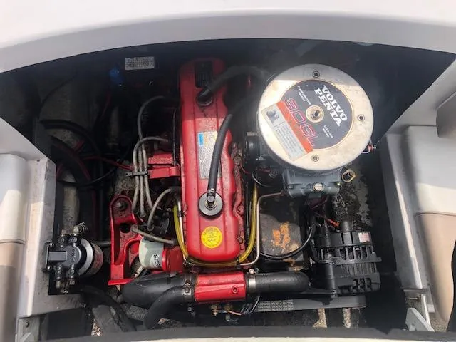 Slide: The Image of 2005 Four Winns 180 Horizon LE engine compartment with Volvo Penta motor. - 5