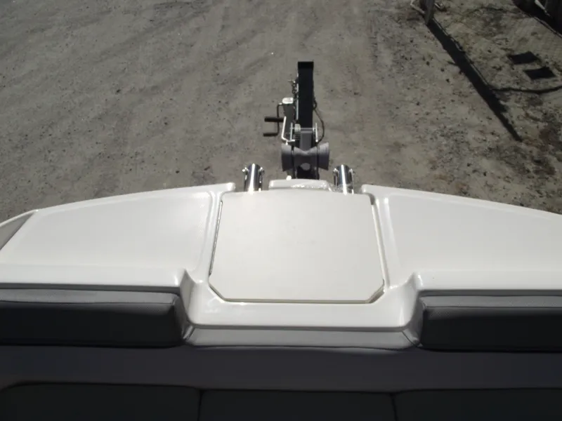 Slide: The Image of 2025 Bayliner D20 boat trailer hitch. - 4