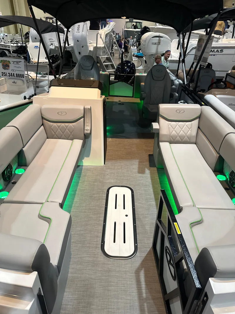 Slide: The Image of Veranda VX25RC 2024 - 12