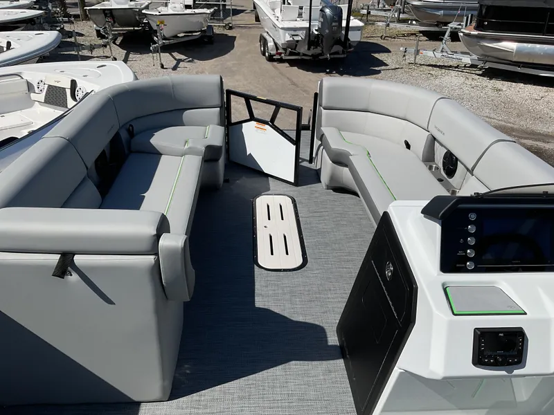 Slide: The Image of Veranda VX25RC 2024 - 9