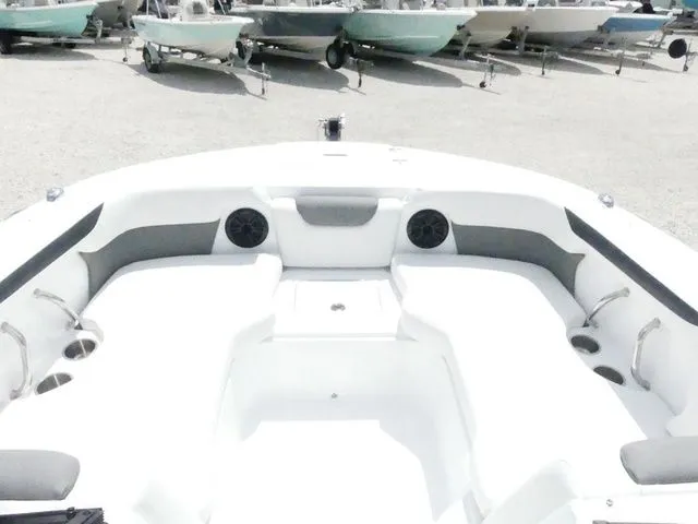 Slide: The Image of Hurricane SunDeck 2050 OB 2025 - 17