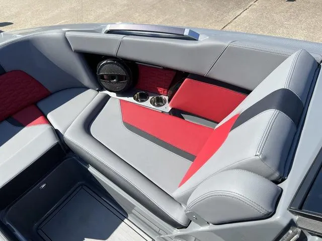 Slide: The Image of MasterCraft X24 2024 - 11