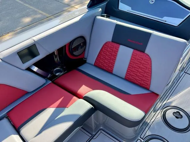 Slide: The Image of MasterCraft X24 2024 - 12