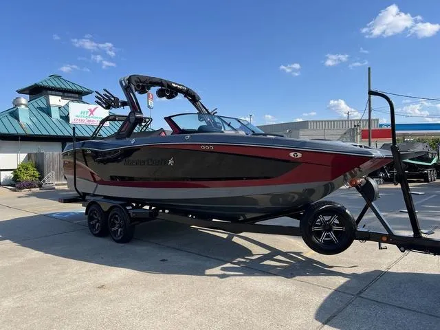 Slide: The Image of MasterCraft X24 2024 - 21