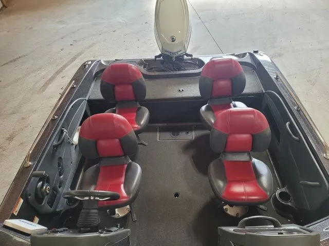 Slide: The Image of Ranger 1760 VS Angler 2012 - 5