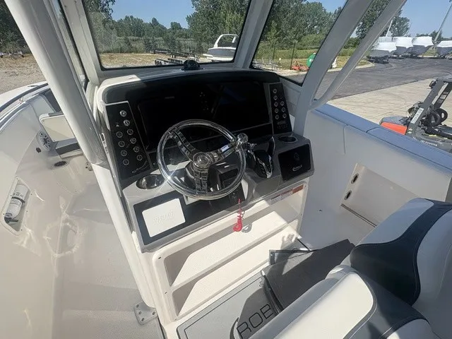 Slide: The Image of Robalo R270 Center Console 2024 - 5