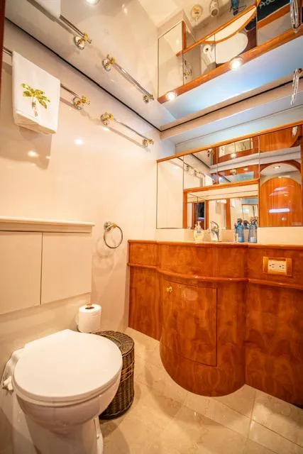 Slide: The Image of Neptunus 62 Flybridge 2005 - 57