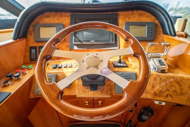 Slide: The Image of Neptunus 62 Flybridge 2005 - 59