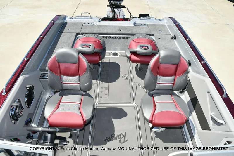 Slide: The Image of Ranger 621FS Pro Lowrance Equipped 2025 - 10