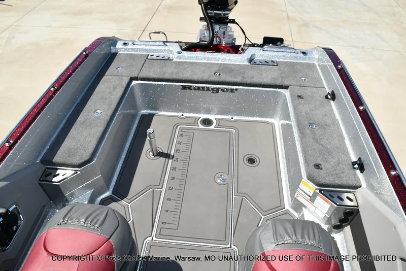 Slide: The Image of Ranger 621FS Pro Lowrance Equipped 2025 - 11