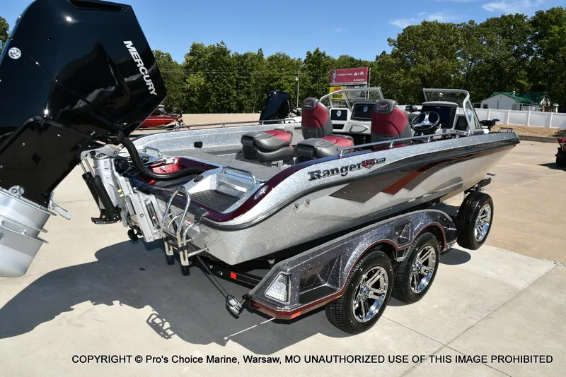 Slide: The Image of Ranger 621FS Pro Lowrance Equipped 2025 - 13