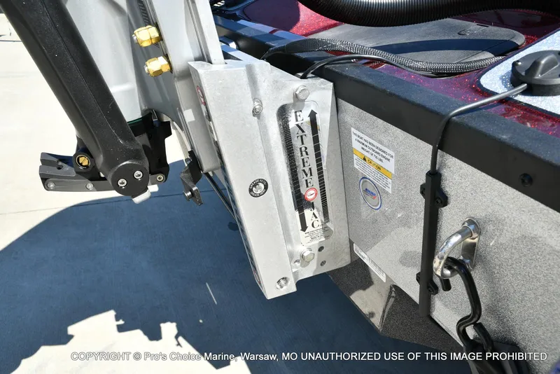 Slide: The Image of Ranger 621FS Pro Lowrance Equipped 2025 - 15