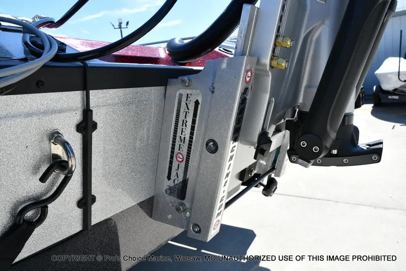 Slide: The Image of Ranger 621FS Pro Lowrance Equipped 2025 - 17