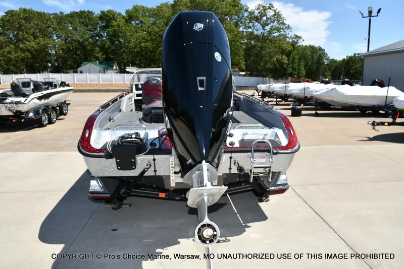 Slide: The Image of Ranger 621FS Pro Lowrance Equipped 2025 - 19