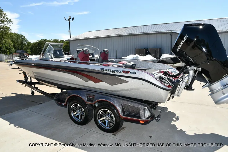 Slide: The Image of Ranger 621FS Pro Lowrance Equipped 2025 - 20