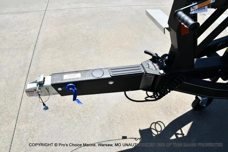 Slide: The Image of Ranger 621FS Pro Lowrance Equipped 2025 - 23