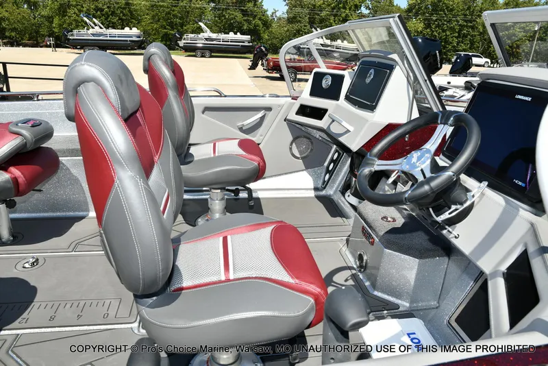 Slide: The Image of Ranger 621FS Pro Lowrance Equipped 2025 - 27