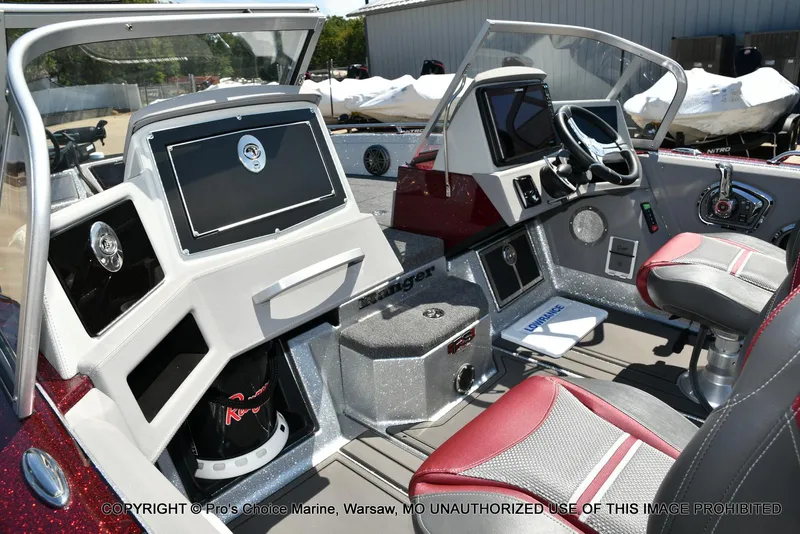 Slide: The Image of Ranger 621FS Pro Lowrance Equipped 2025 - 29