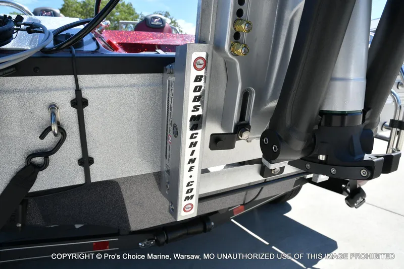 Slide: The Image of Ranger 621FS Pro Lowrance Equipped 2025 - 3