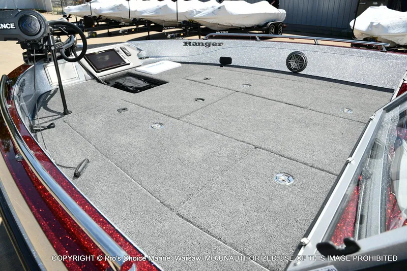 Slide: The Image of Ranger 621FS Pro Lowrance Equipped 2025 - 30