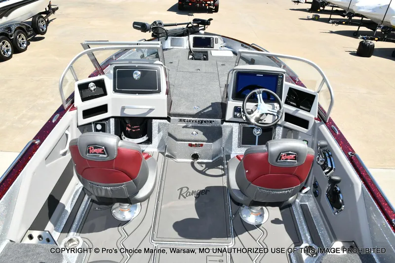 Slide: The Image of Ranger 621FS Pro Lowrance Equipped 2025 - 31