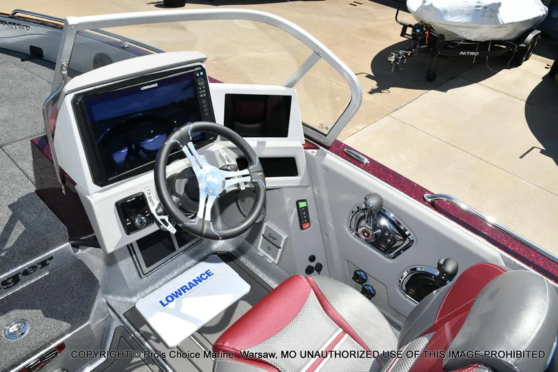 Slide: The Image of Ranger 621FS Pro Lowrance Equipped 2025 - 32