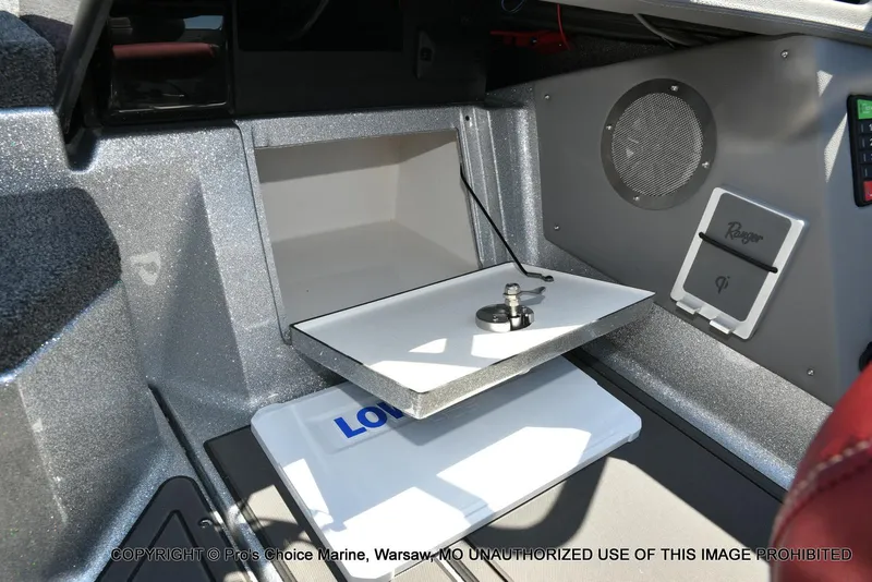 Slide: The Image of Ranger 621FS Pro Lowrance Equipped 2025 - 35