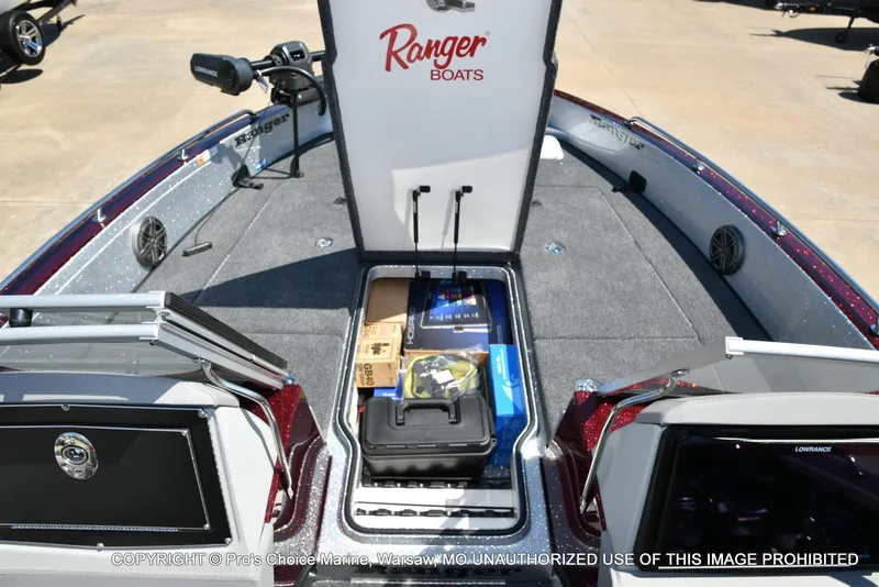 Slide: The Image of Ranger 621FS Pro Lowrance Equipped 2025 - 41