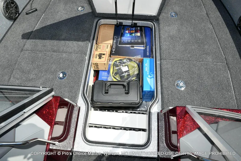 Slide: The Image of Ranger 621FS Pro Lowrance Equipped 2025 - 42